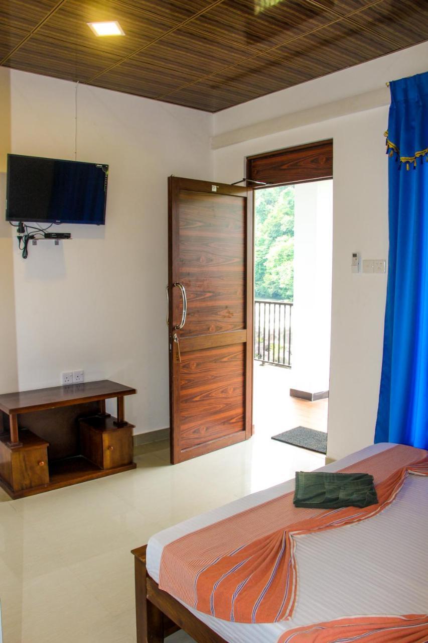 Adventure Base Camp Hotel Kitulgala Bagian luar foto
